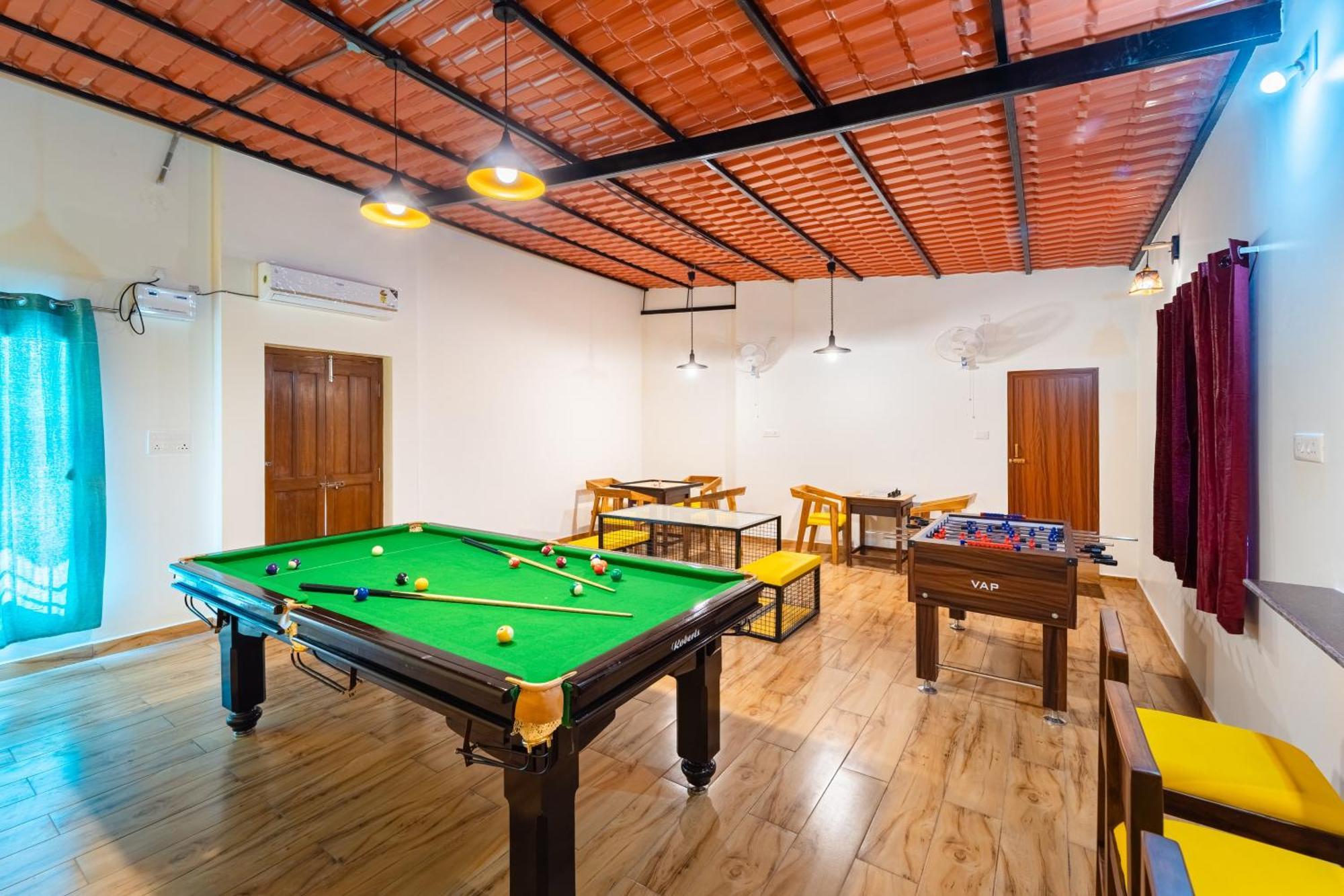 Teak Leaf Gateway Villa With Swimming Pool Indoor Games Kālapettai Exteriér fotografie