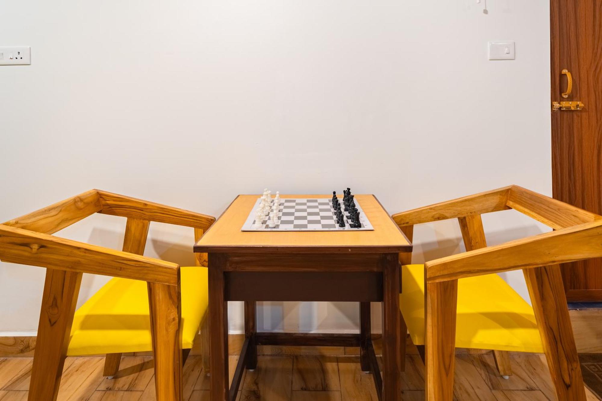 Teak Leaf Gateway Villa With Swimming Pool Indoor Games Kālapettai Exteriér fotografie