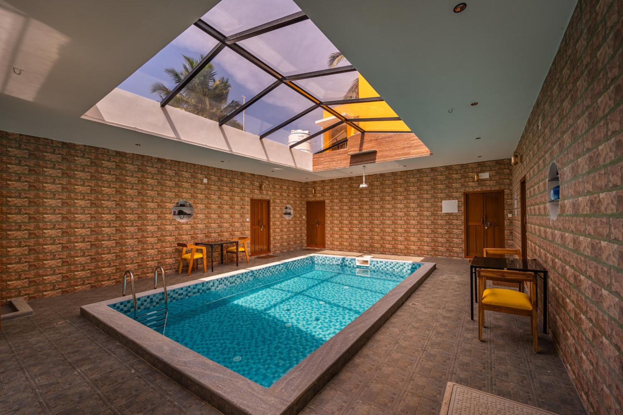 Teak Leaf Gateway Villa With Swimming Pool Indoor Games Kālapettai Exteriér fotografie