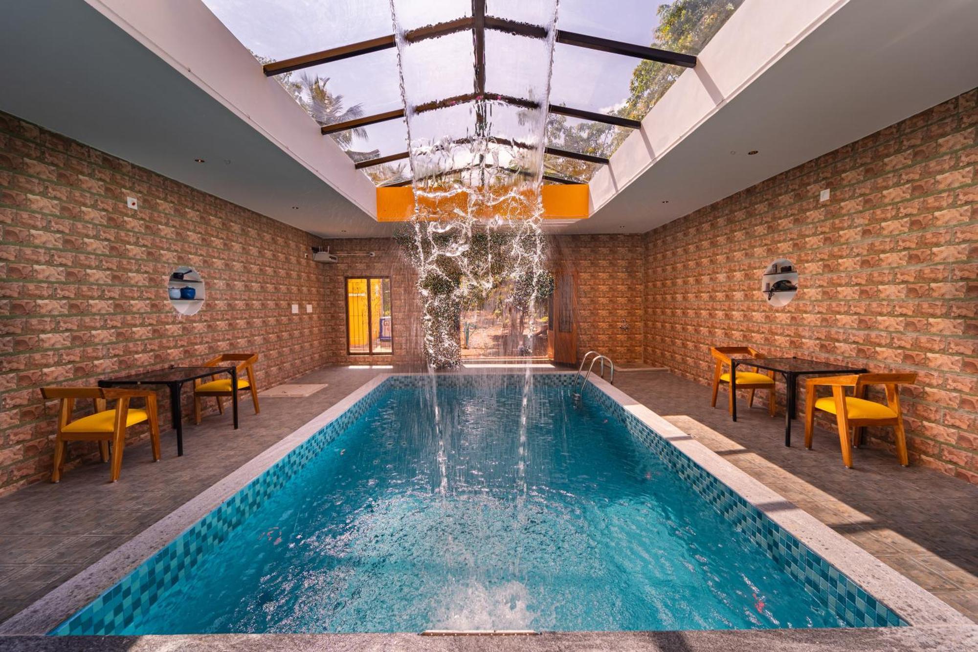 Teak Leaf Gateway Villa With Swimming Pool Indoor Games Kālapettai Exteriér fotografie