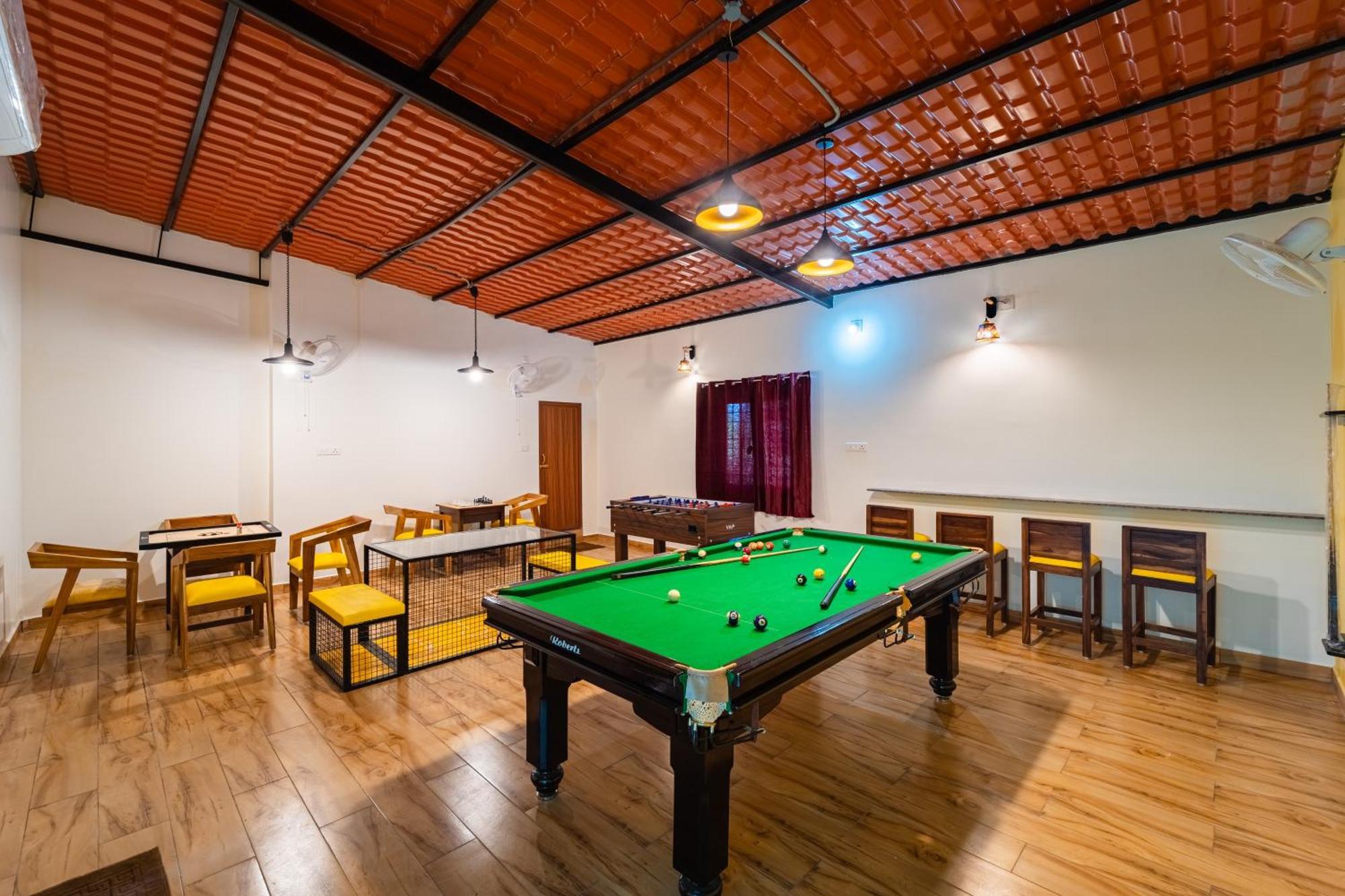 Teak Leaf Gateway Villa With Swimming Pool Indoor Games Kālapettai Exteriér fotografie